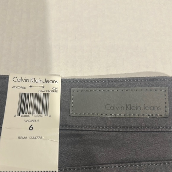 NWT Calvin Klein jeans Dark Gray Pantsw multiple pockets and zipper front - Picture 10 of 12